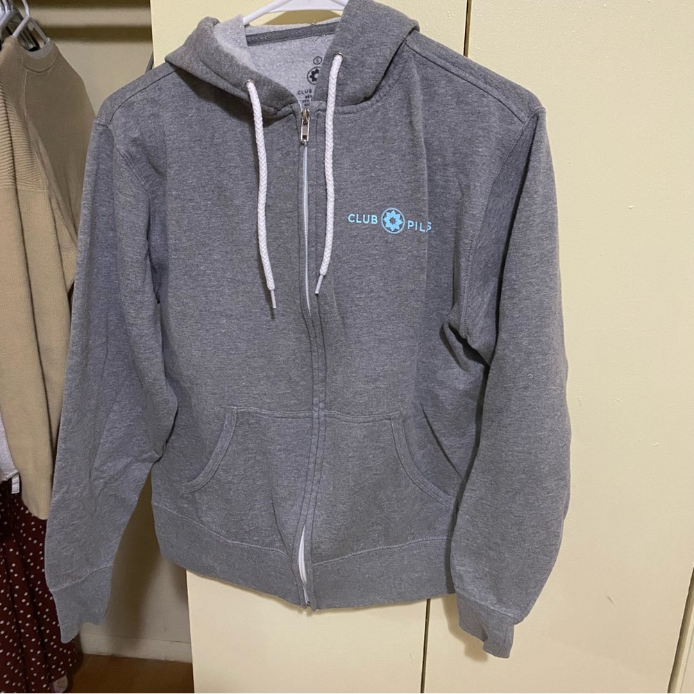 Club Pilates zip up